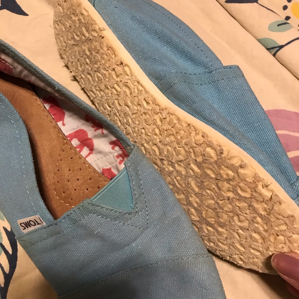 Toms light blue